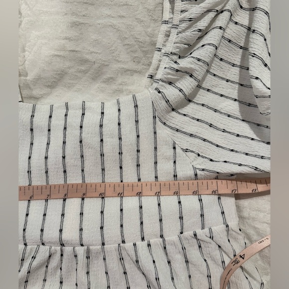 Madewell Puff-Sleeve Empire Top peplum cropped black white - Picture 5 of 8